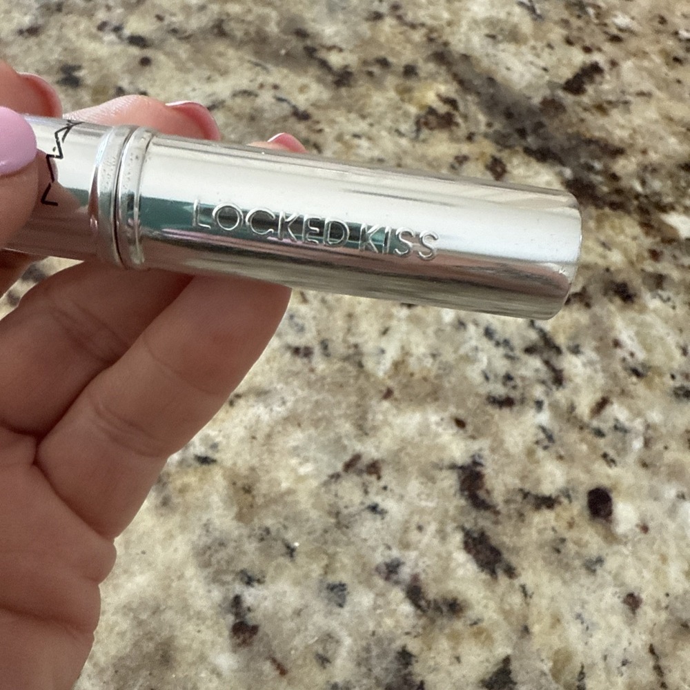 MAC Locked Kiss Indulgent 95 Virous Lipstick 24 Hours Full‎ Size .06 oz  4110